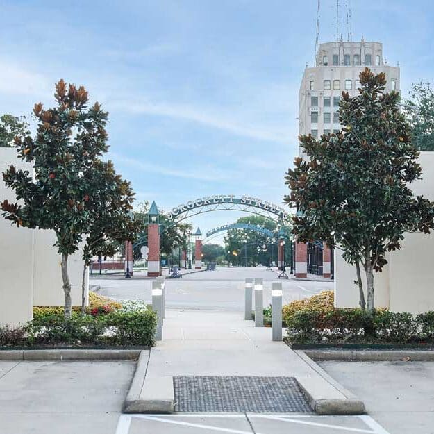 Mont Belvieu, TX Commercial Landscaping Companies